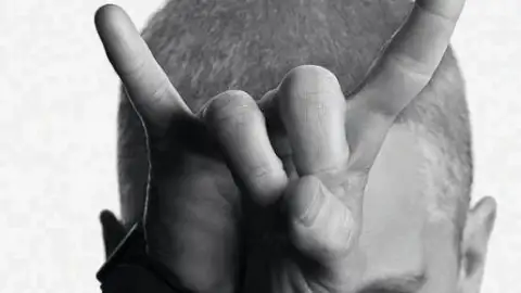 Pela sétima vez Eminem conquista o primeiro lugar na parada britânica de álbuns