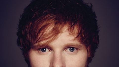 Ed Sheeran chega pela primeira vez ao topo da parada britânica de singles