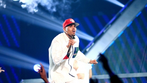 Veja as performances de Chris Brown, Nicki Minaj, Alicia Keys e muito mais no BET Awards 2015