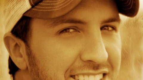 Álbuns de Luke Bryan e Dr. Dre juntos vendem equivalente a 640 mil cópias nos EUA