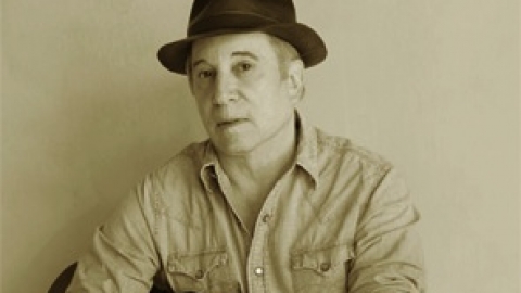 Pela primeira vez em 26 anos , Paul Simon emplaca um disco no topo da parada britânica