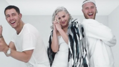 Veja o clipe de "Remember I Told You", de Nick Jonas em parceria com Anne-Marie e Mike Posner