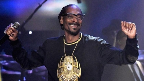 Snoop Dogg libera vídeo da performance ao vivo de "Words Are Few". Veja!