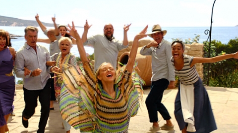 Trilha de "Mamma Mia! Lá Vamos Nós de Novo" fica novamente no topo da parada britânica