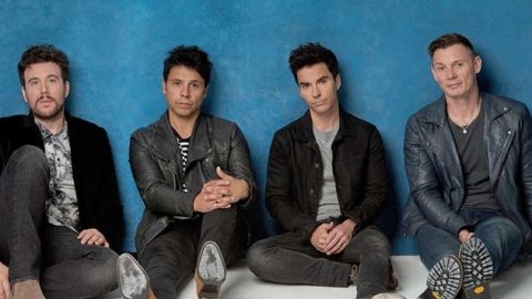 Com "Kind", Stereophonics é a terceira banda de rock seguida a ficar no topo da parada britânica