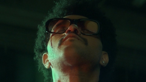 Pela oitava semana, "Blinding Lights" de The Weeknd é o single número 1 do Reino Unido!