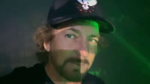 Pearl Jam se reúne remotamente para tocar "Dance of the Clairvoyants" em live beneficente