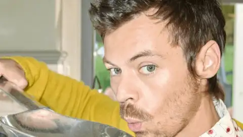 Harry Styles anuncia dois shows no Brasil para este ano