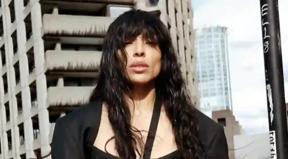 Escute a nova música, "Echoes", com letra e tradução!