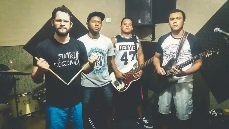 zumbi-suicida - Fotos